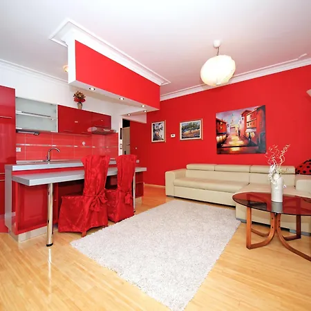 Keran - By Living Apartment *