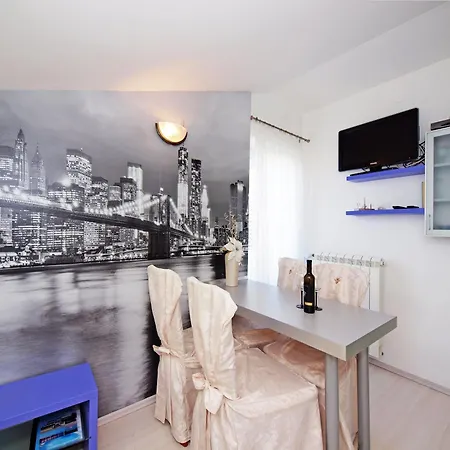 Keran - By Living דירה וודיצה