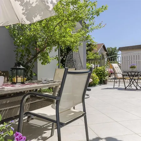 Keran - By Living * Vodice