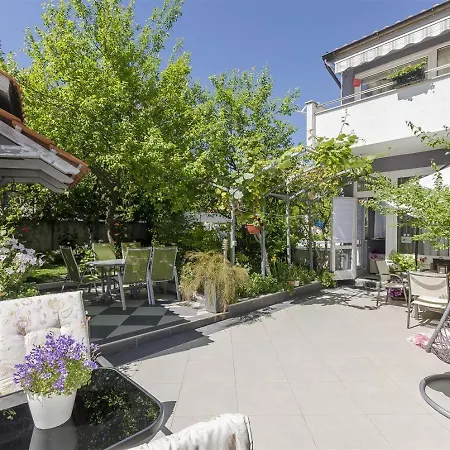 Keran - By Living דירה וודיצה