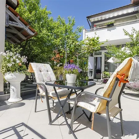 Apartment Keran - By Living *