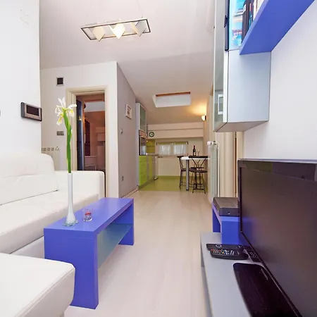 Keran - By Living Apartment