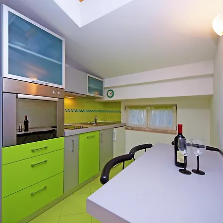 Apartment Keran - By Living