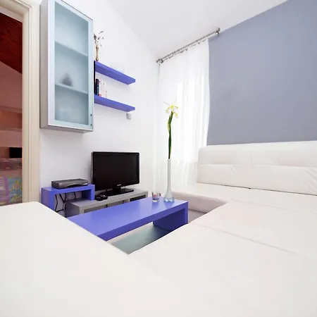 Keran - By Living * Vodice