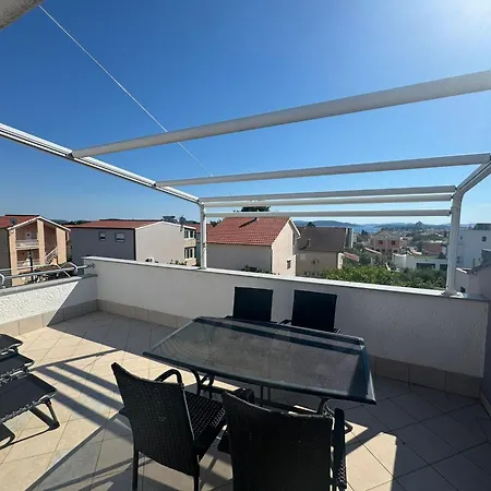 Keran - By Living * Vodice