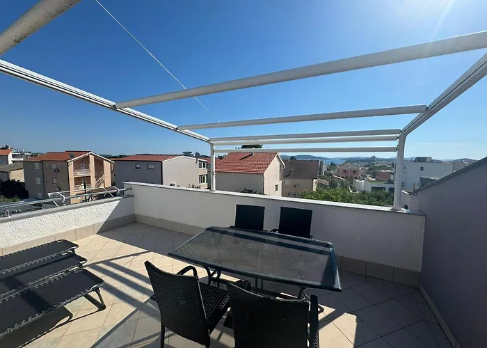 Keran - By Living * Vodice